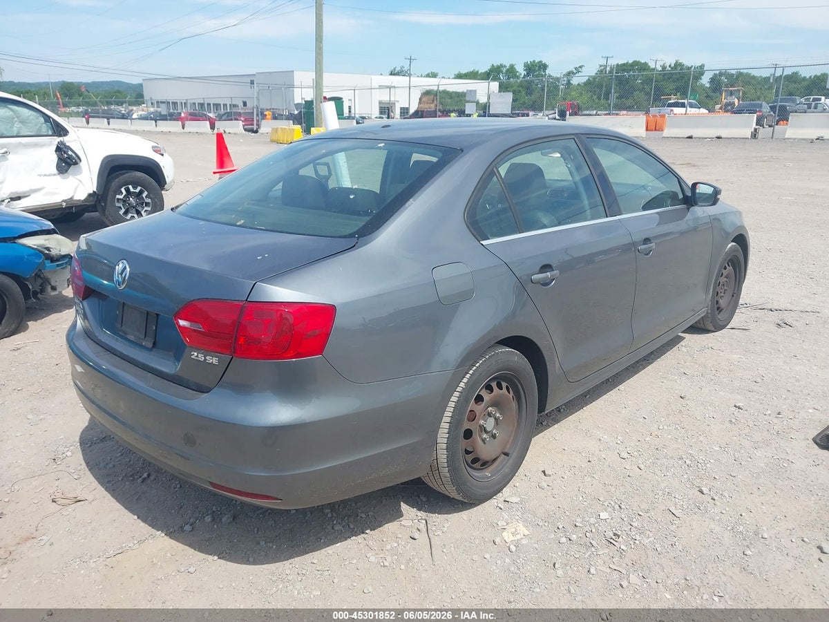 2013 VOLKSWAGEN JETTA 2.5L SE — снимка 4