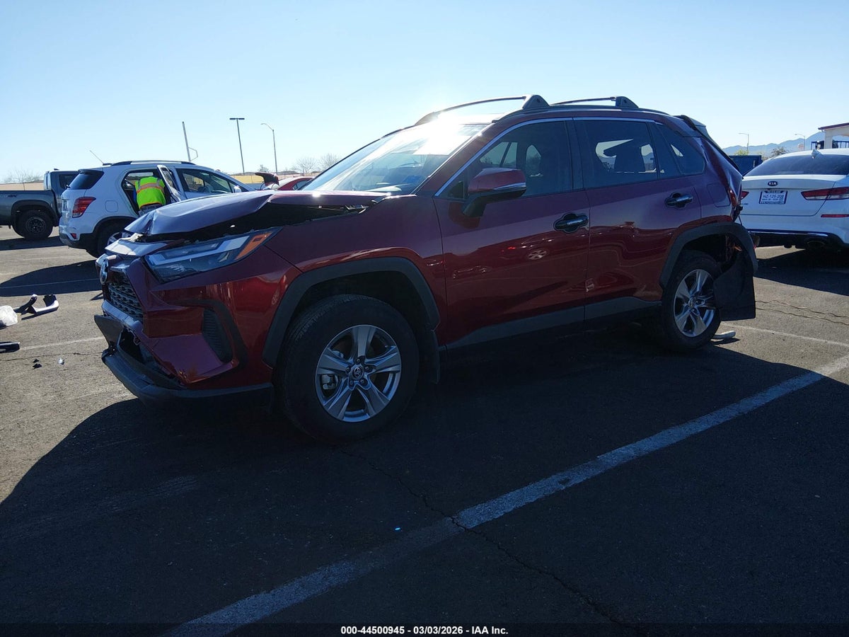 2024 TOYOTA RAV4 XLE — снимка 2