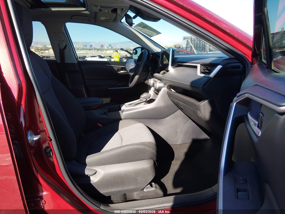 2024 TOYOTA RAV4 XLE — снимка 5