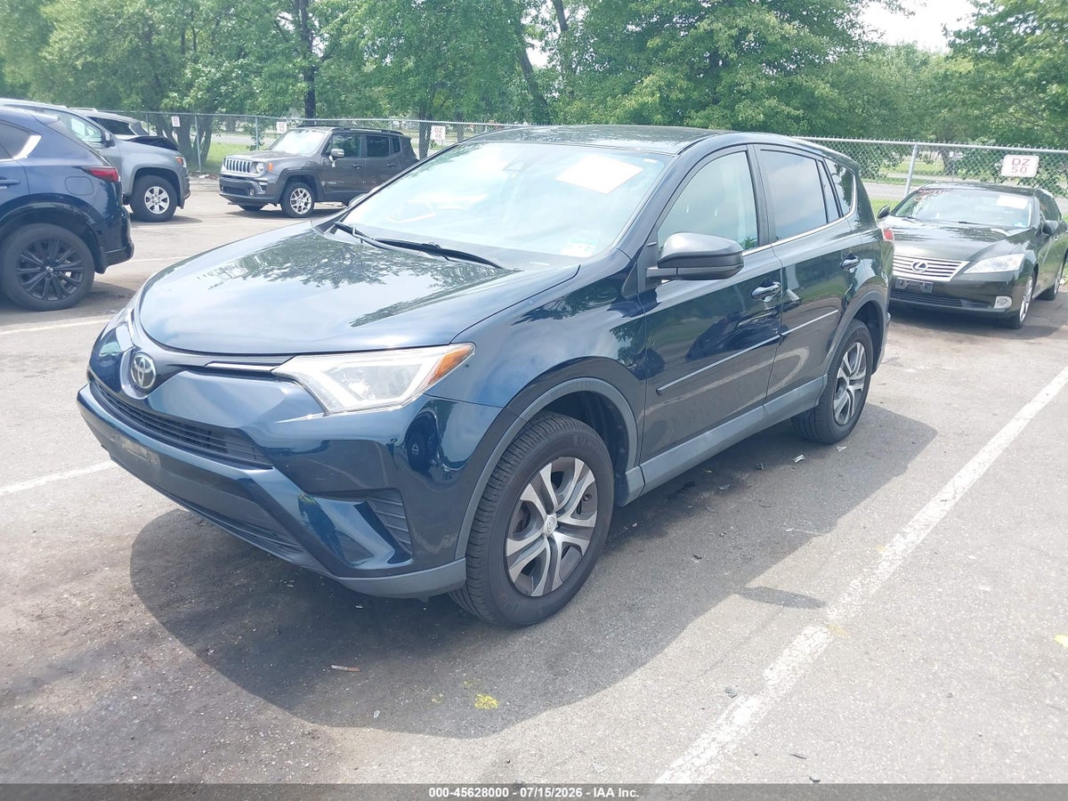 2018 TOYOTA RAV4 LE — снимка 2