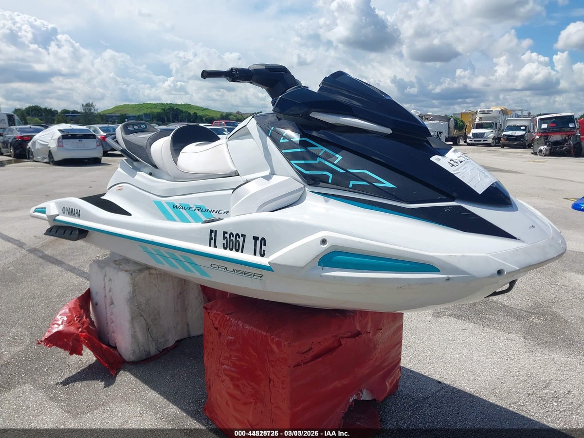 2022 YAMAHA CRUISER
