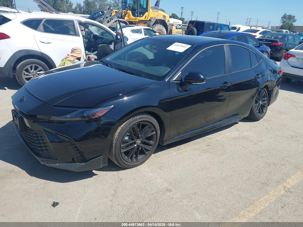 2025 TOYOTA CAMRY SE — снимка 2