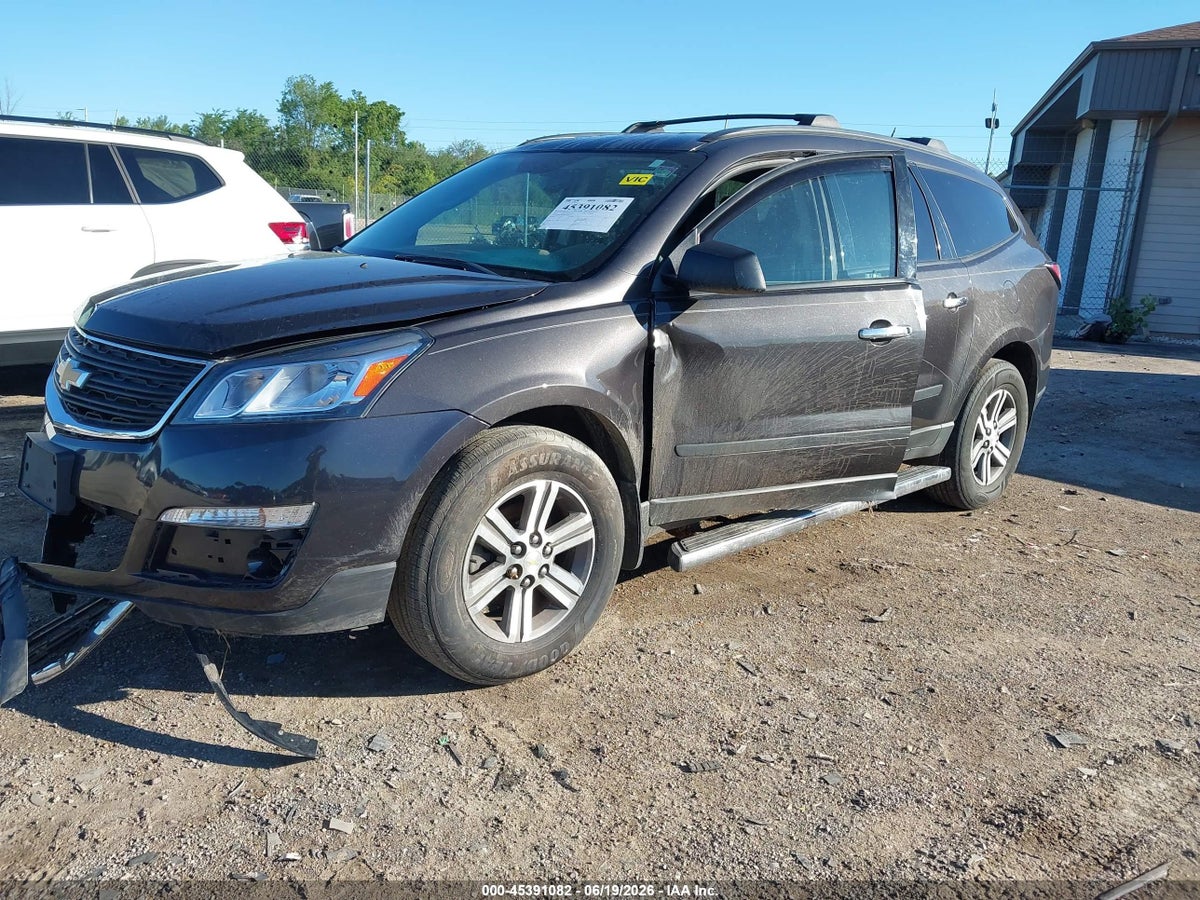 2017 CHEVROLET TRAVERSE LS — снимка 2