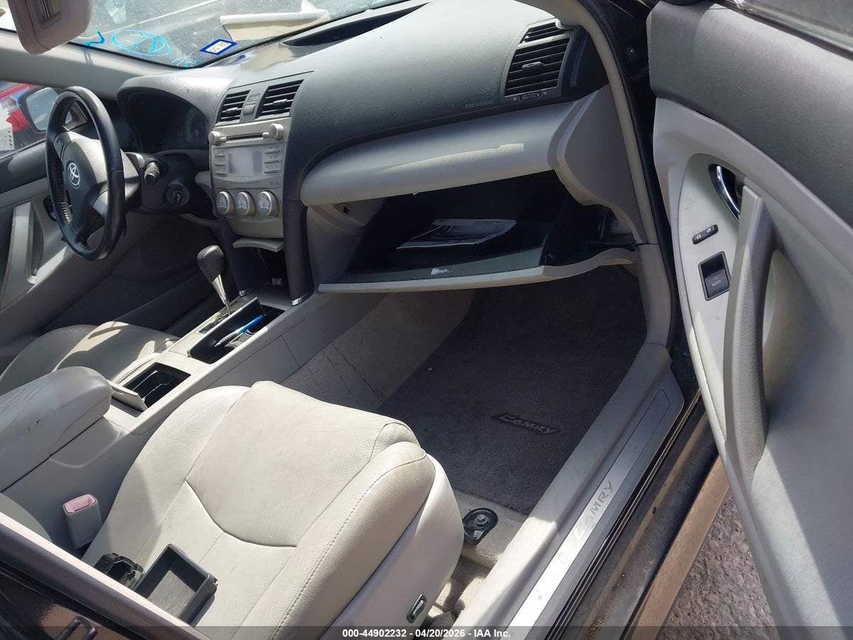 2010 TOYOTA CAMRY SE — снимка 5