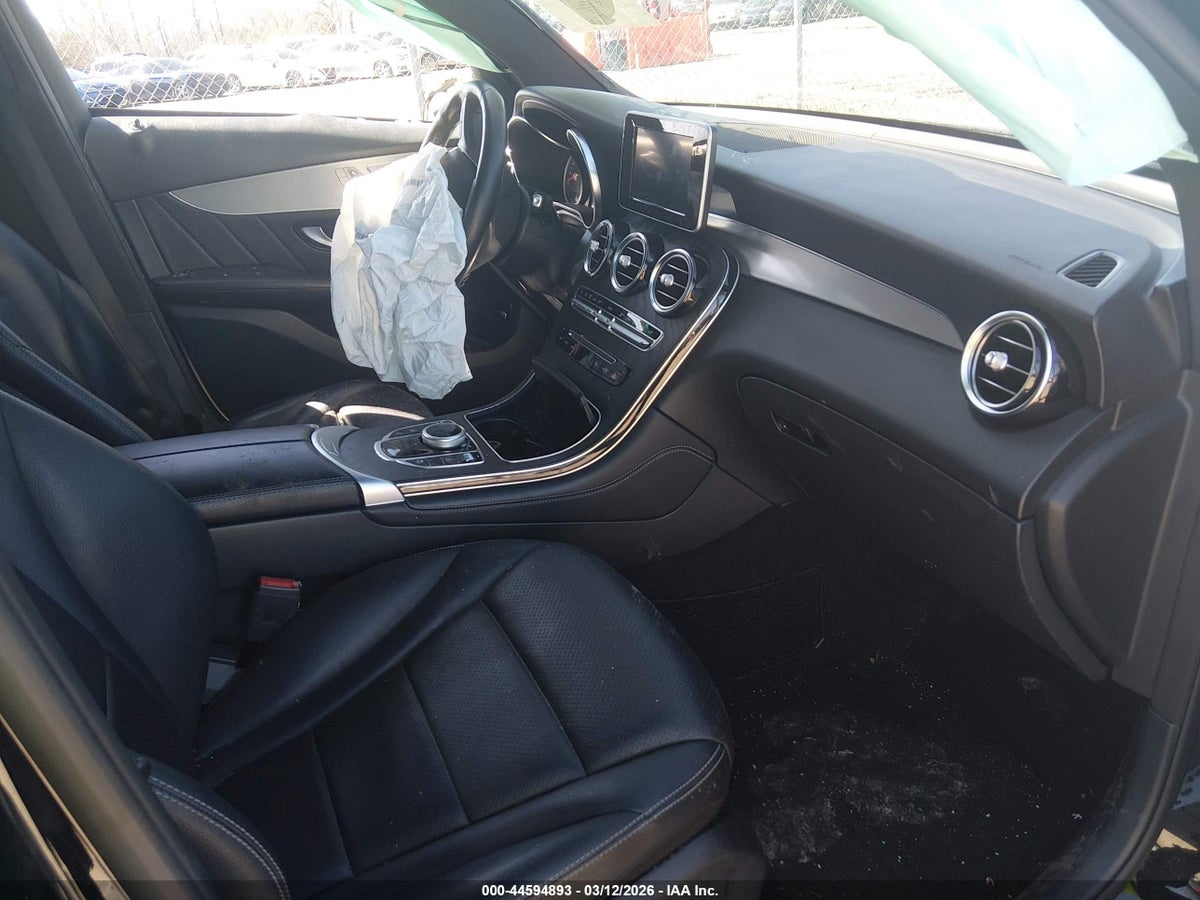 2019 MERCEDES-BENZ GLC 300 4MATIC — снимка 5