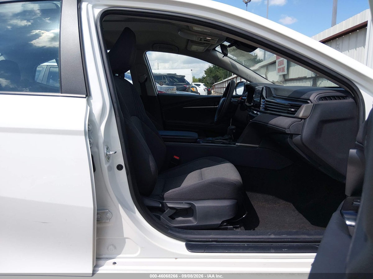 2025 TOYOTA CAMRY LE — снимка 5