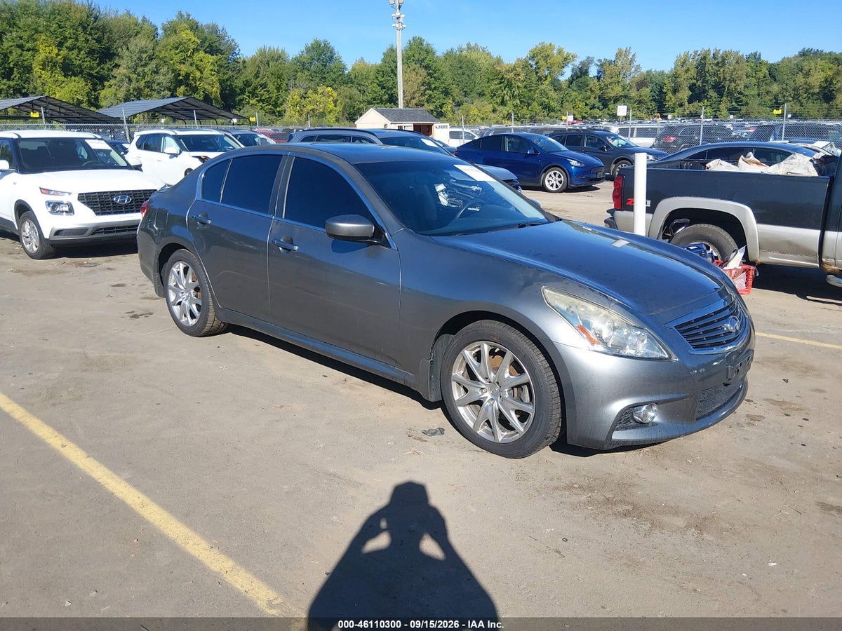 2013 INFINITI G37X