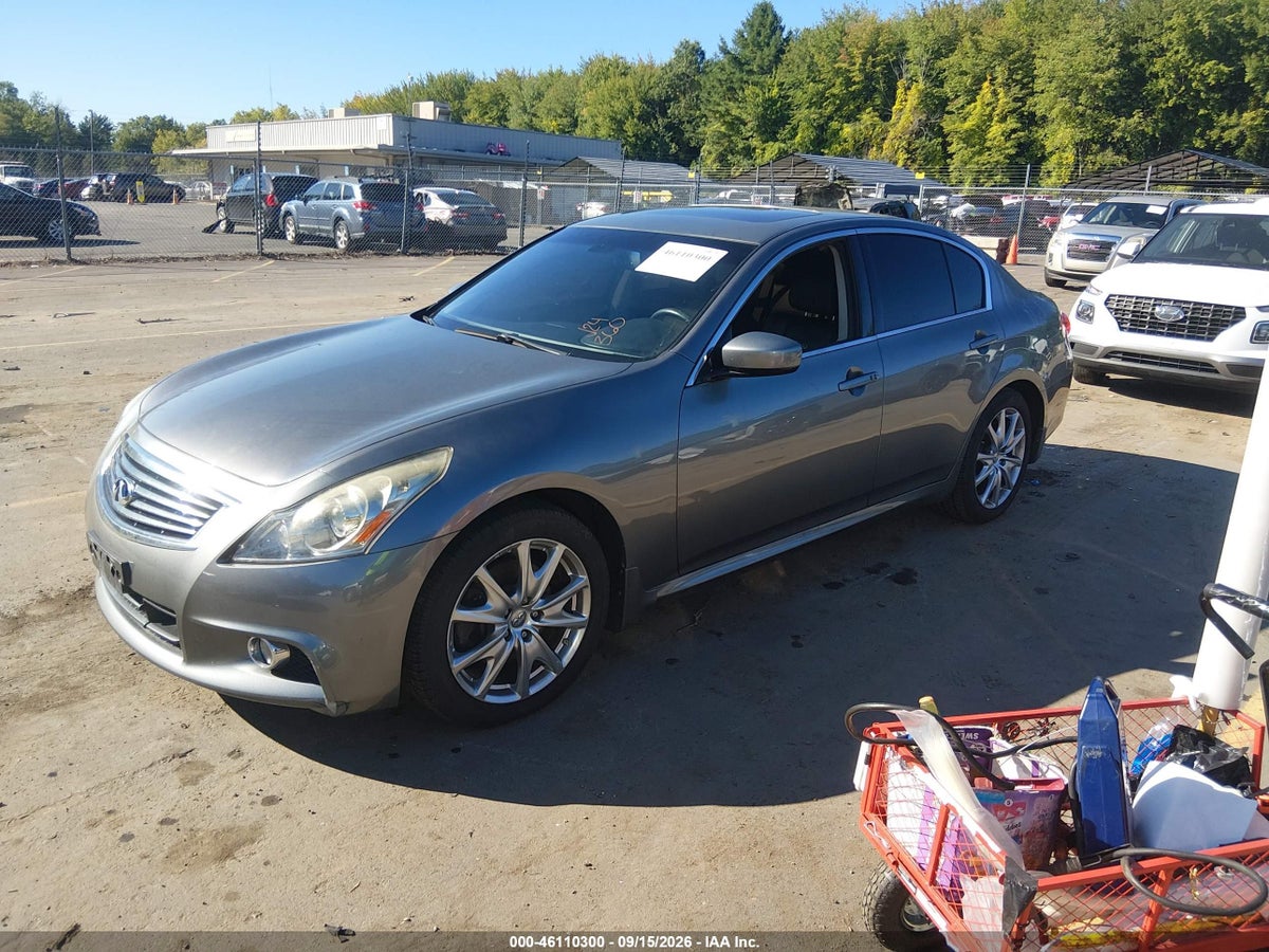 2013 INFINITI G37X — photo 2