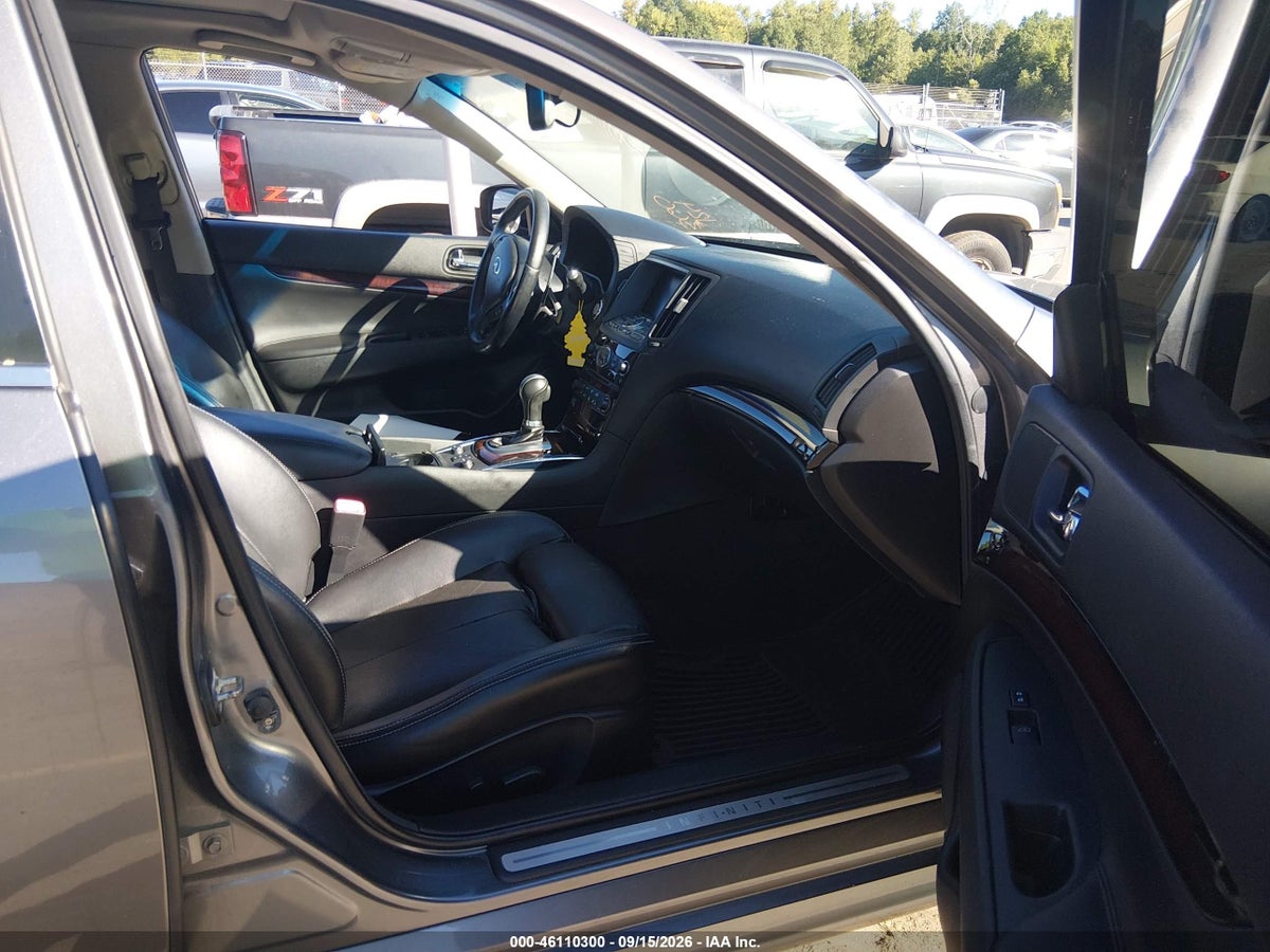 2013 INFINITI G37X — photo 5