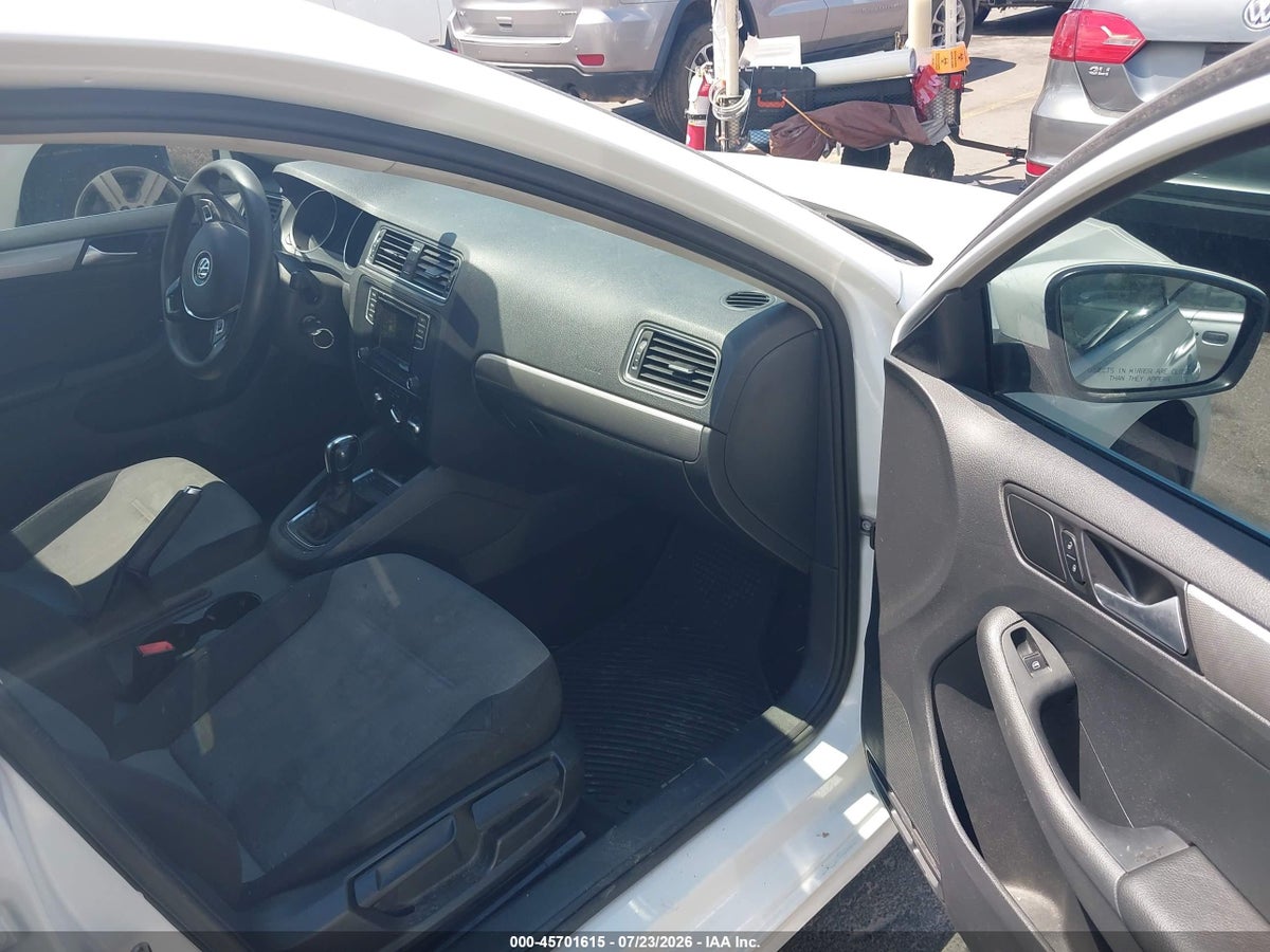 2017 VOLKSWAGEN JETTA 1.4T S — снимка 5