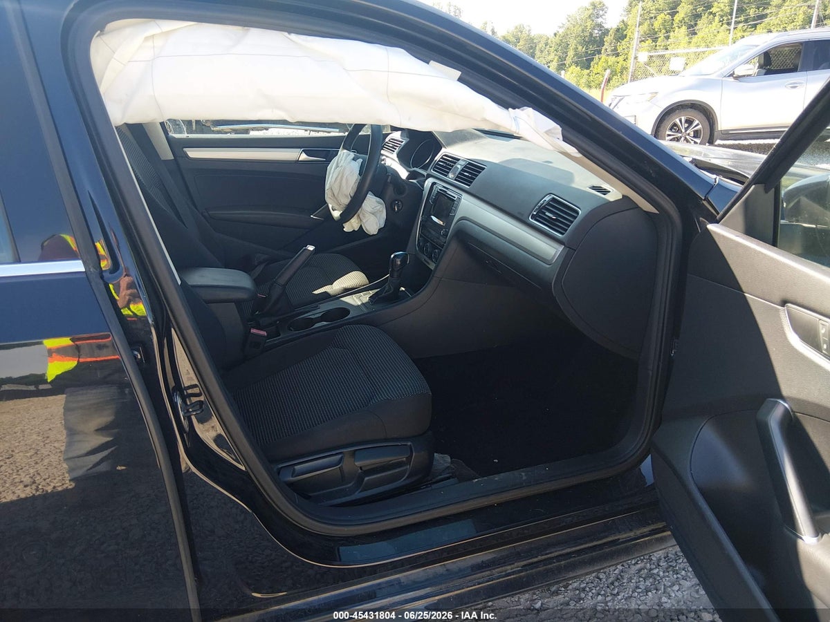 2017 VOLKSWAGEN PASSAT 1.8T S — снимка 5