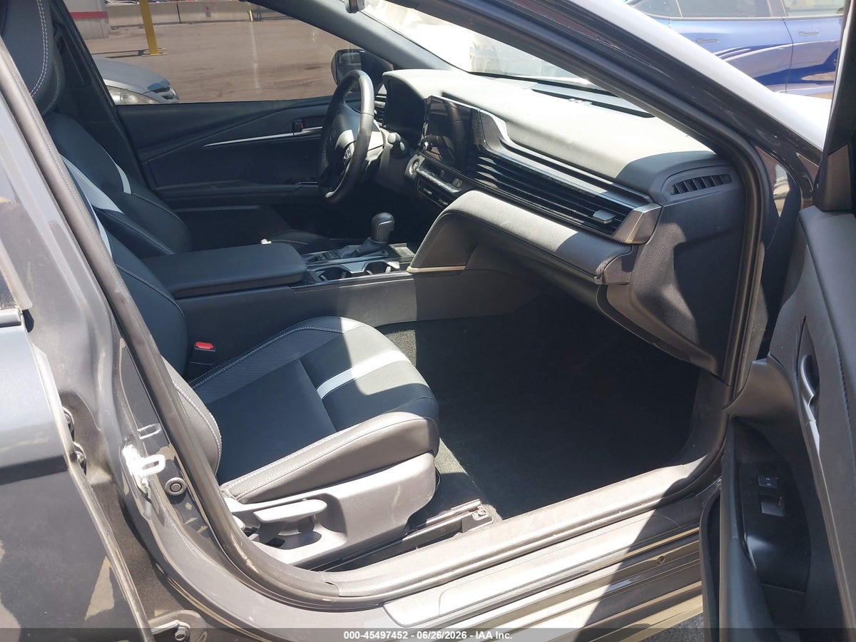 2025 TOYOTA CAMRY SE — снимка 5