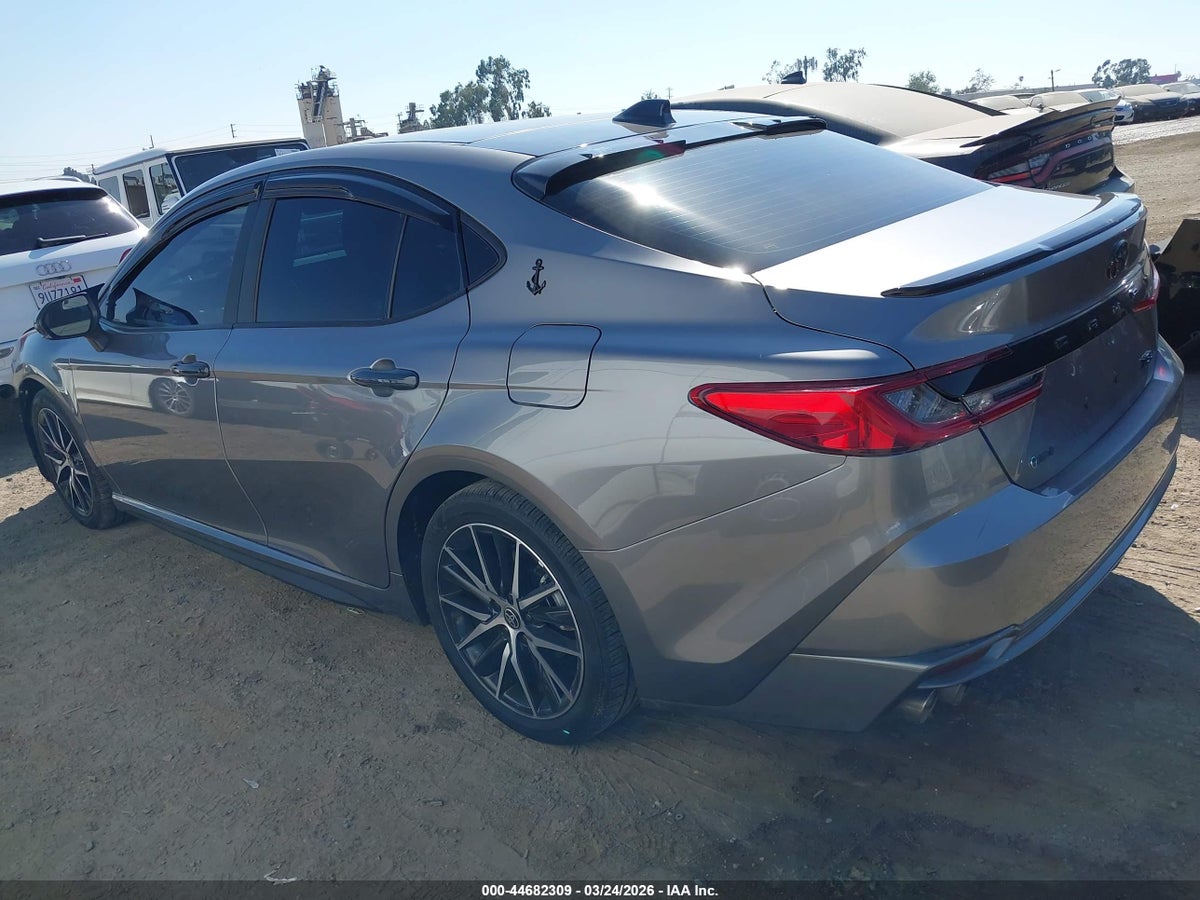 2025 TOYOTA CAMRY XSE — снимка 3