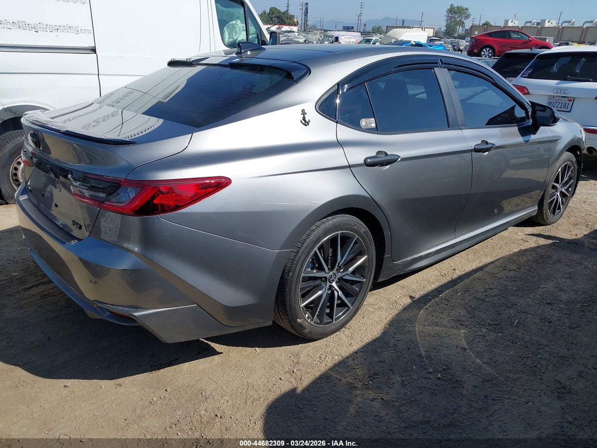 2025 TOYOTA CAMRY XSE — снимка 4