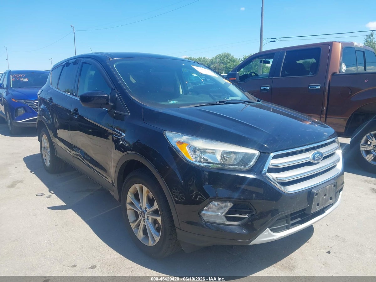 2017 FORD ESCAPE SE