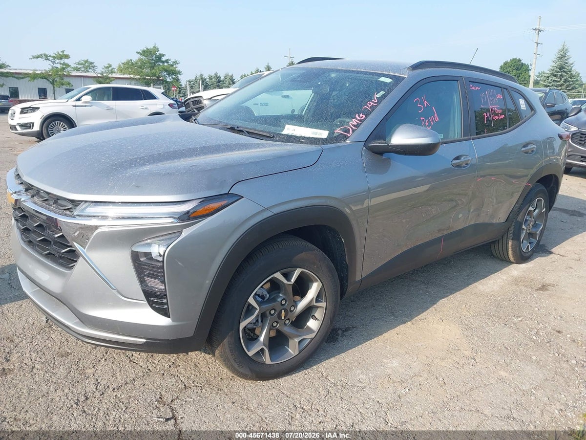 2026 CHEVROLET TRAX FWD LT — снимка 2