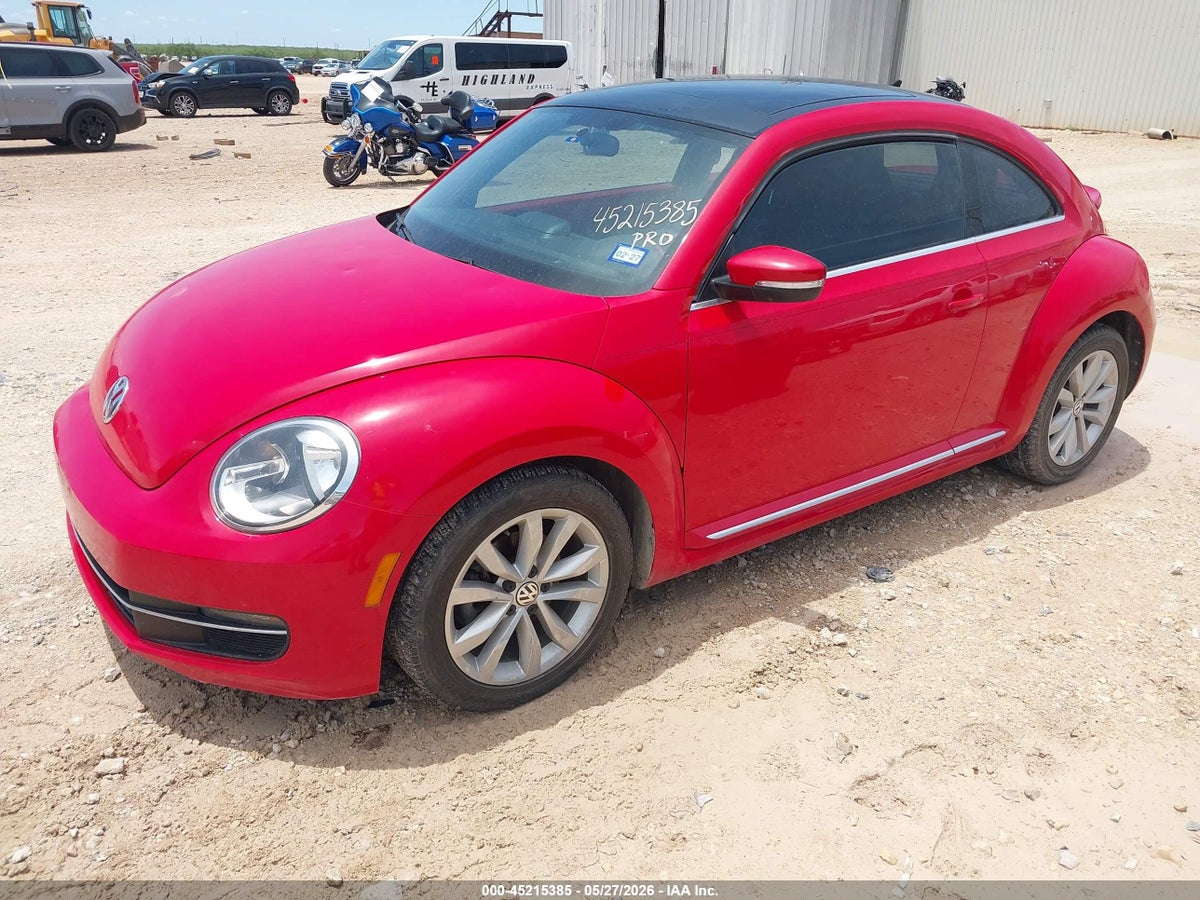 2013 VOLKSWAGEN BEETLE 2.0L TDI — снимка 2