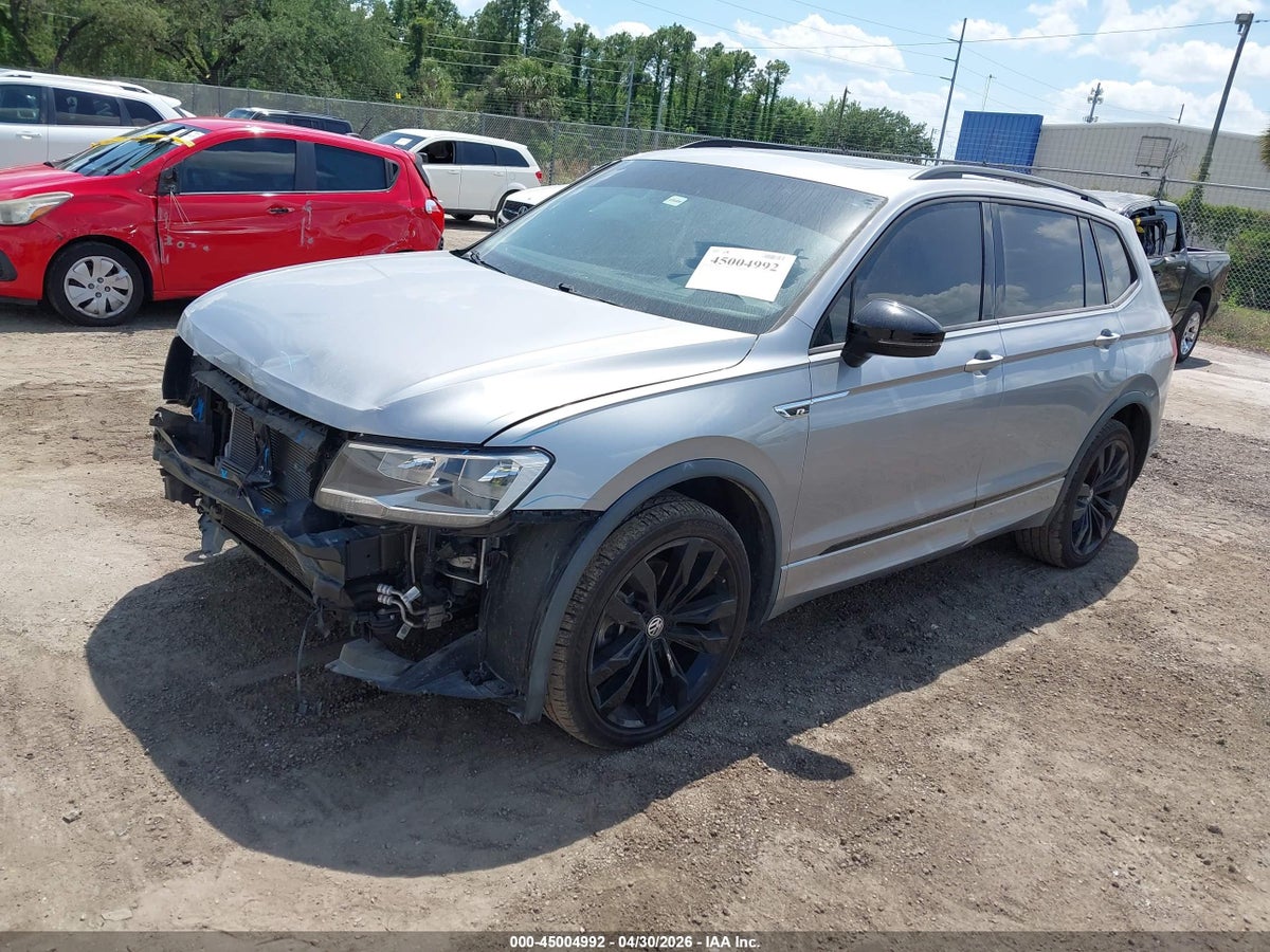 2021 VOLKSWAGEN TIGUAN 2.0T SE/2.0T SE R-LINE BLACK/2.0T SEL — снимка 2