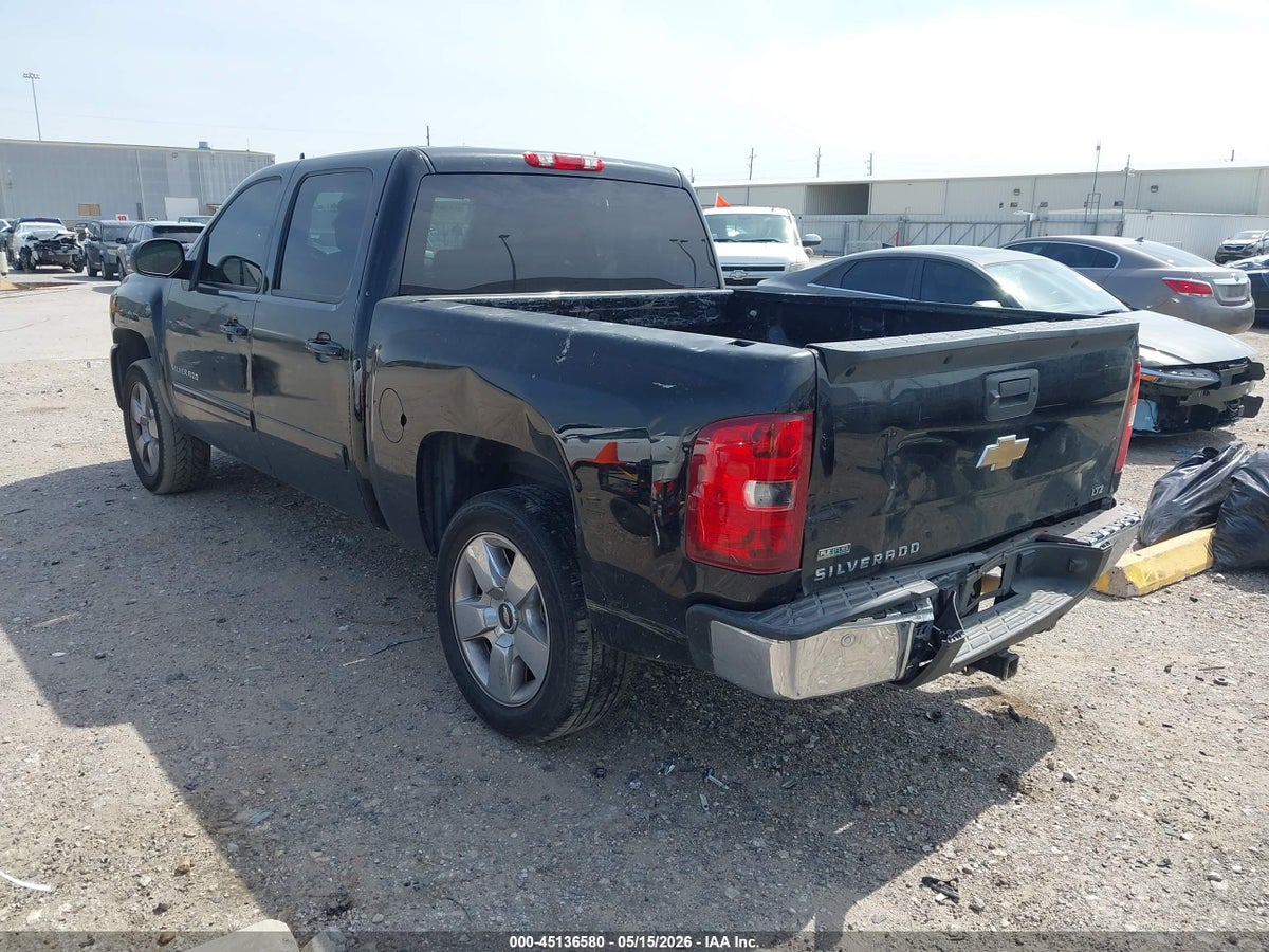2011 CHEVROLET SILVERADO 1500 LTZ — снимка 3
