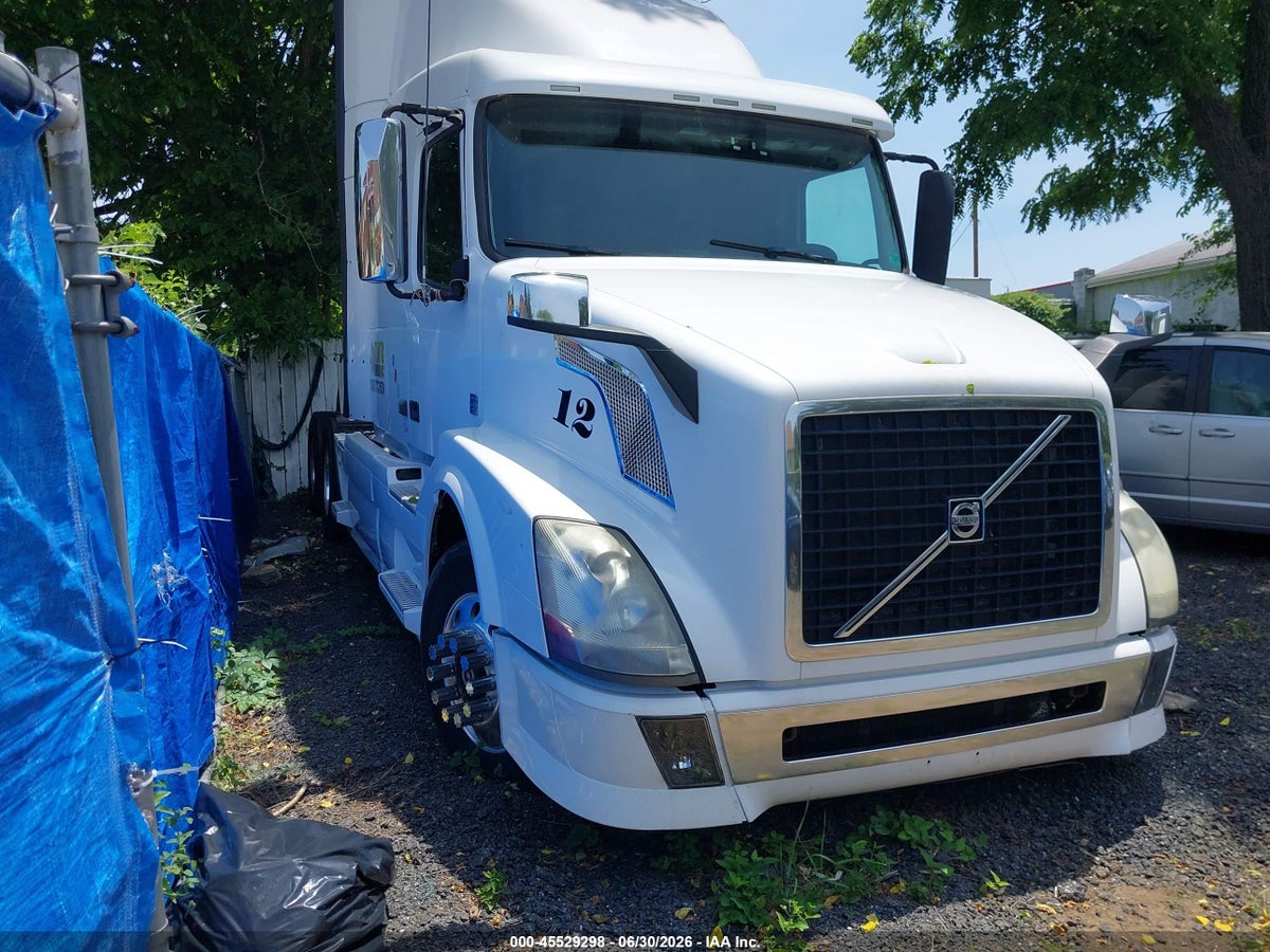 2015 VOLVO VN VNL