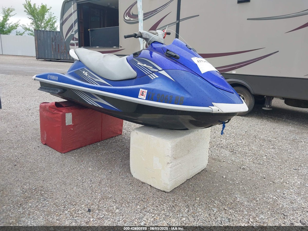 2010 YAMAHA VX DELUXE