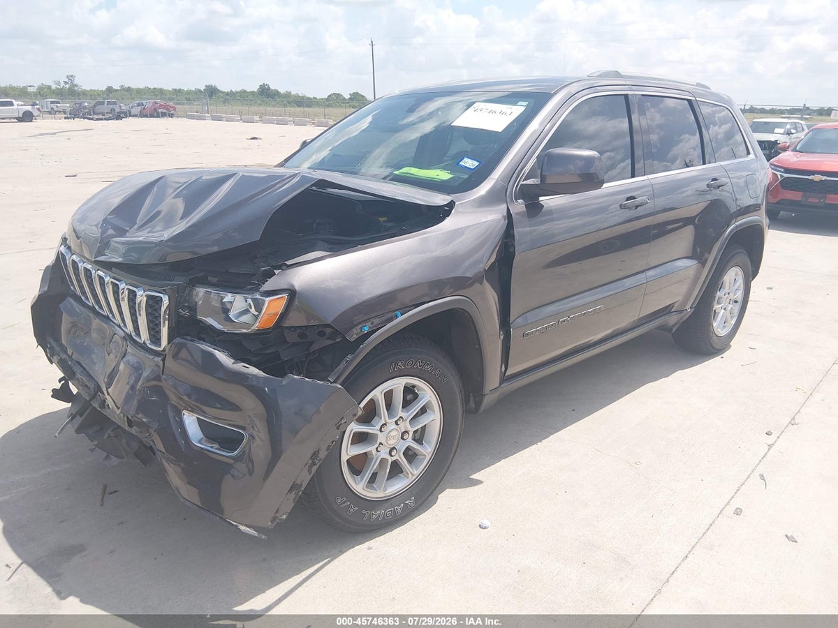 2019 JEEP GRAND CHEROKEE LAREDO E 4X2 — снимка 2