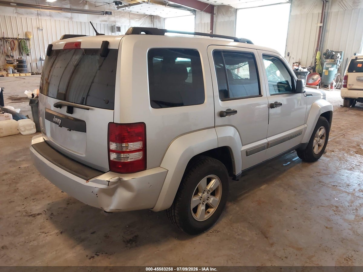 2010 JEEP LIBERTY SPORT — photo 4