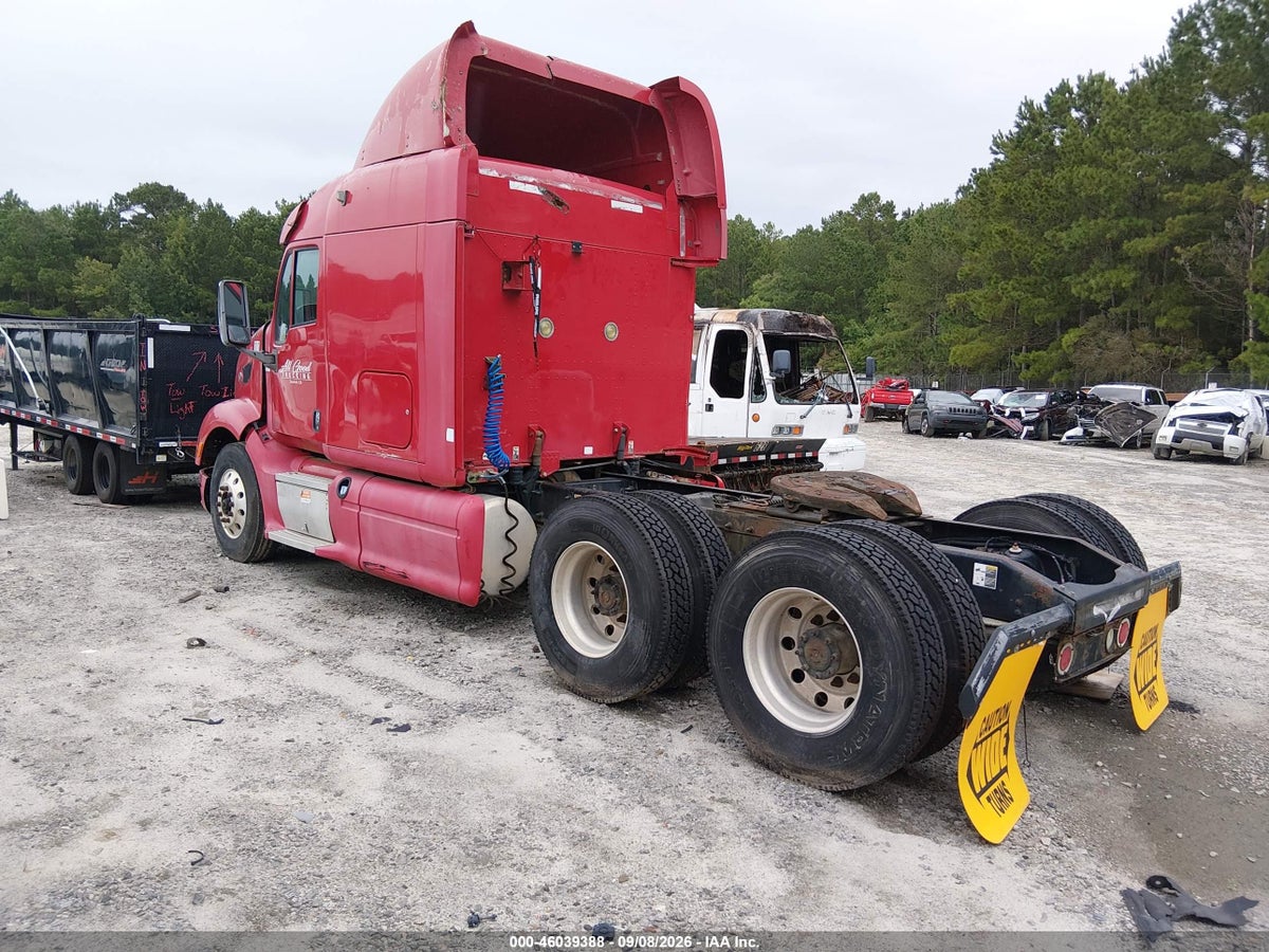 2012 PETERBILT 587 — photo 3