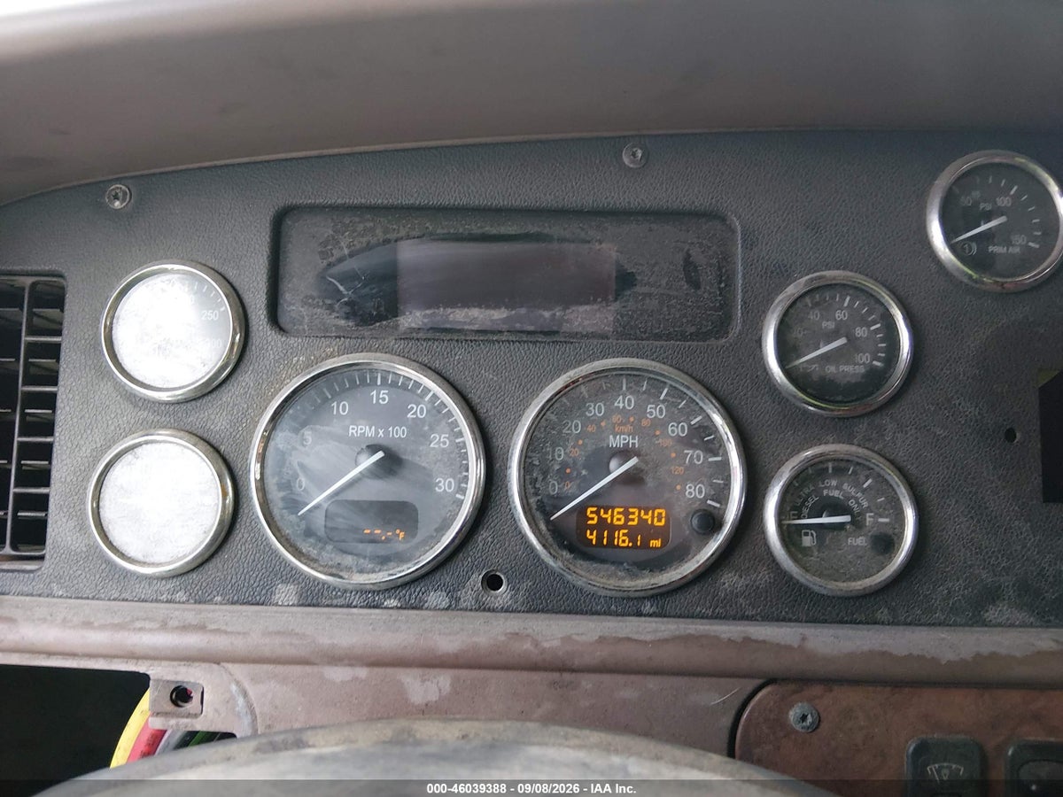 2012 PETERBILT 587 — photo 5