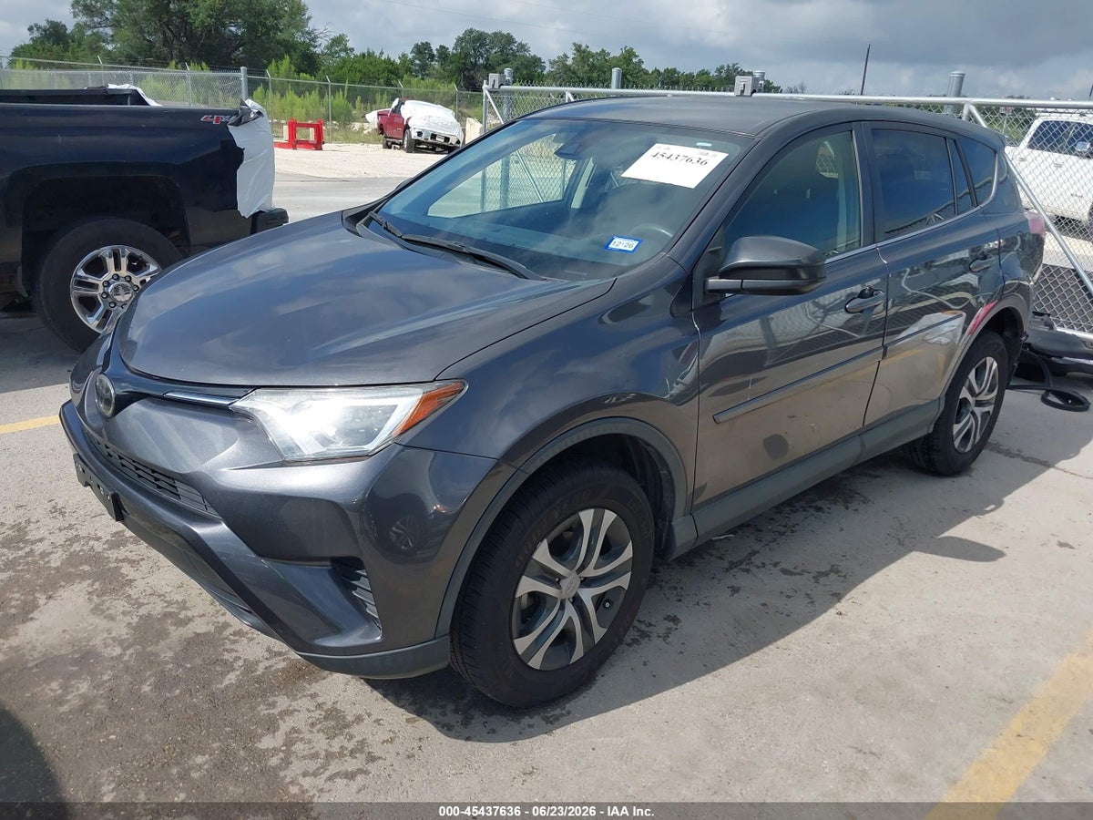 2018 TOYOTA RAV4 LE — снимка 2