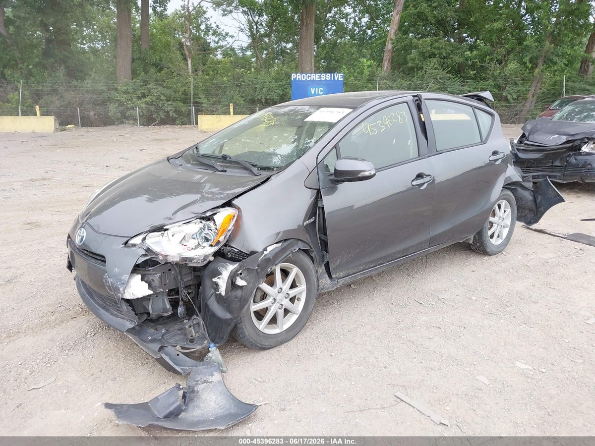 2014 TOYOTA PRIUS C THREE — снимка 2