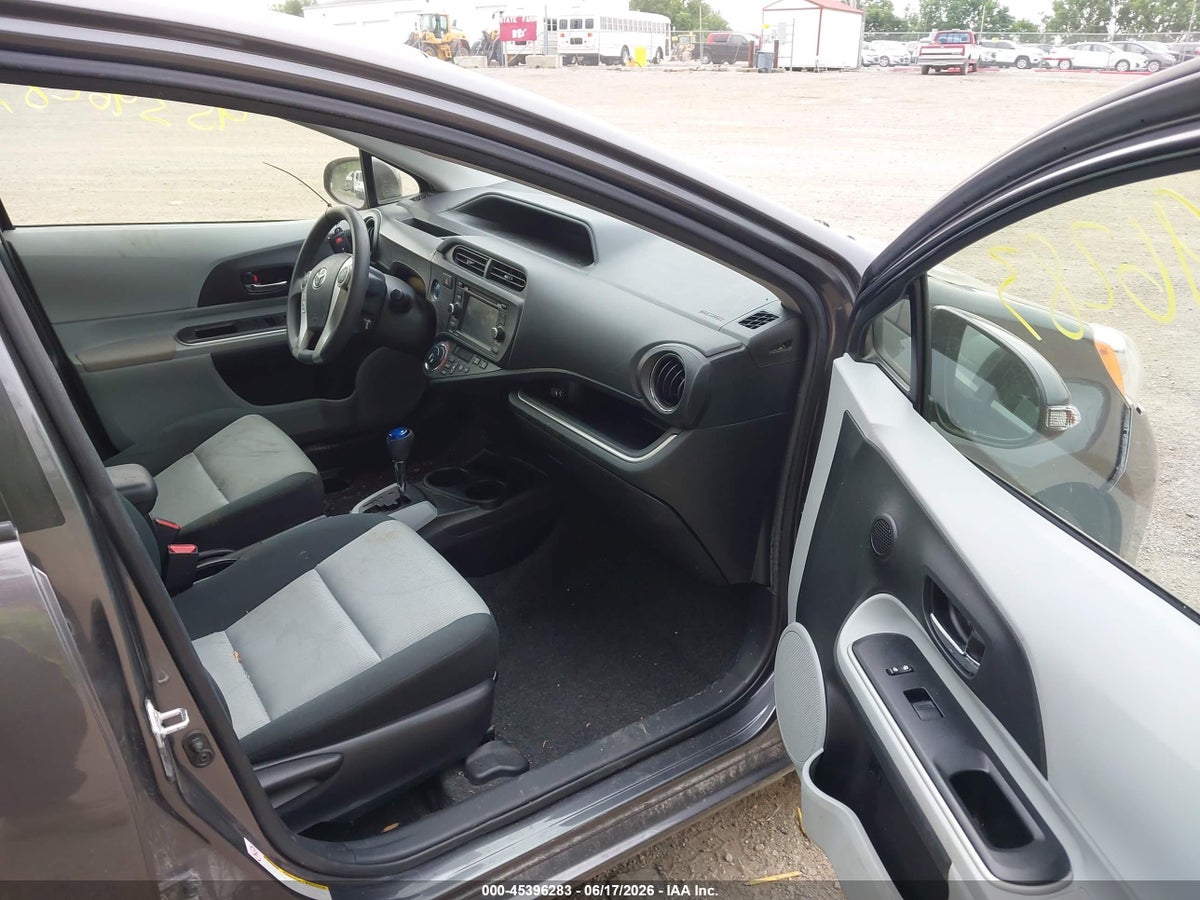 2014 TOYOTA PRIUS C THREE — снимка 5