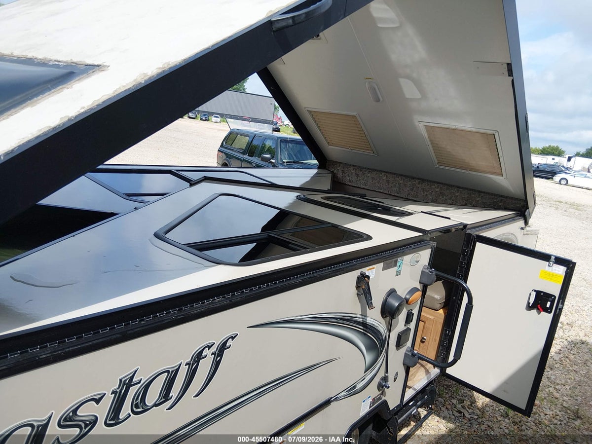 2018 FOREST RIVER FLAGSTAFF 21QBHW CLASSIC POP UP CAMPER — снимка 5