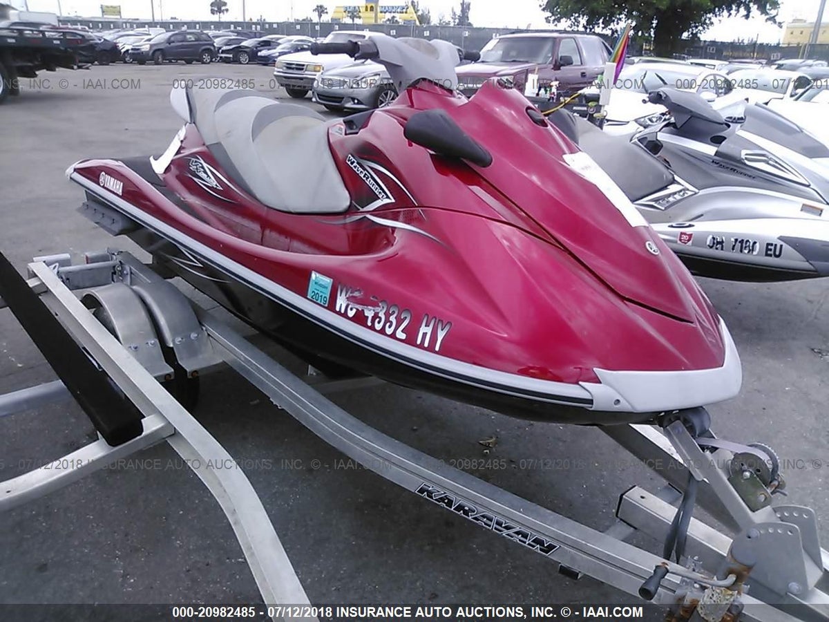 2013 YAMAHA WAVERUNNER