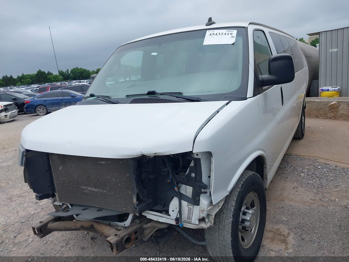 2020 CHEVROLET EXPRESS PASSENGER RWD 3500 EXTENDED WHEELBASE LS — снимка 2