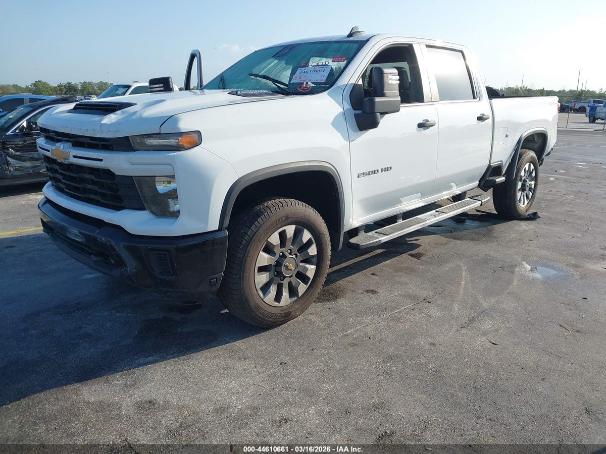 2024 CHEVROLET SILVERADO 2500HD 4WD STANDARD BED CUSTOM — снимка 2