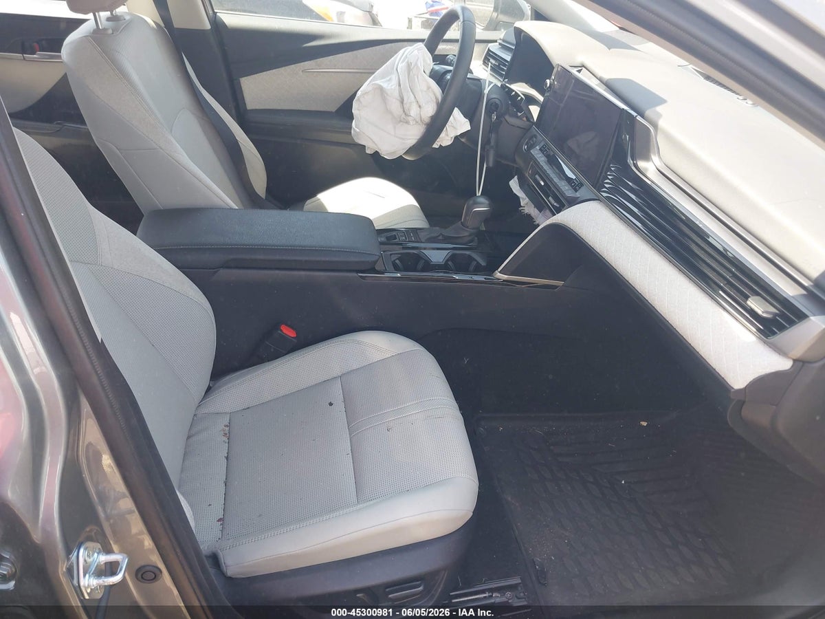 2025 TOYOTA CAMRY XLE — снимка 5