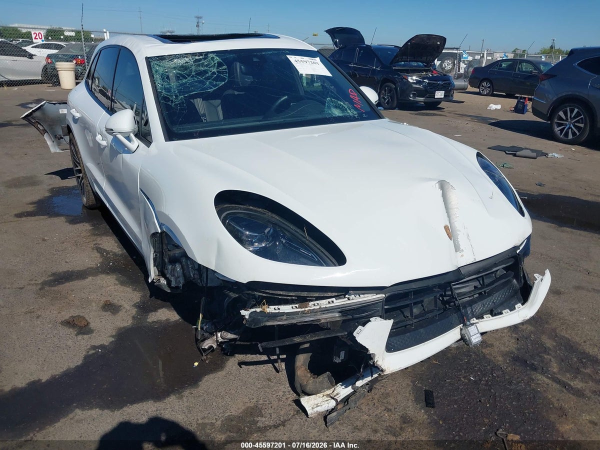 2022 PORSCHE MACAN