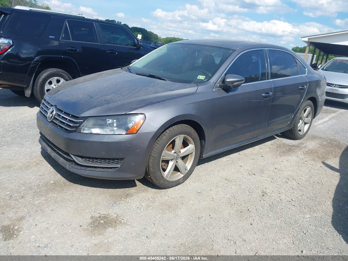 2012 VOLKSWAGEN PASSAT 2.0L TDI SE — снимка 2