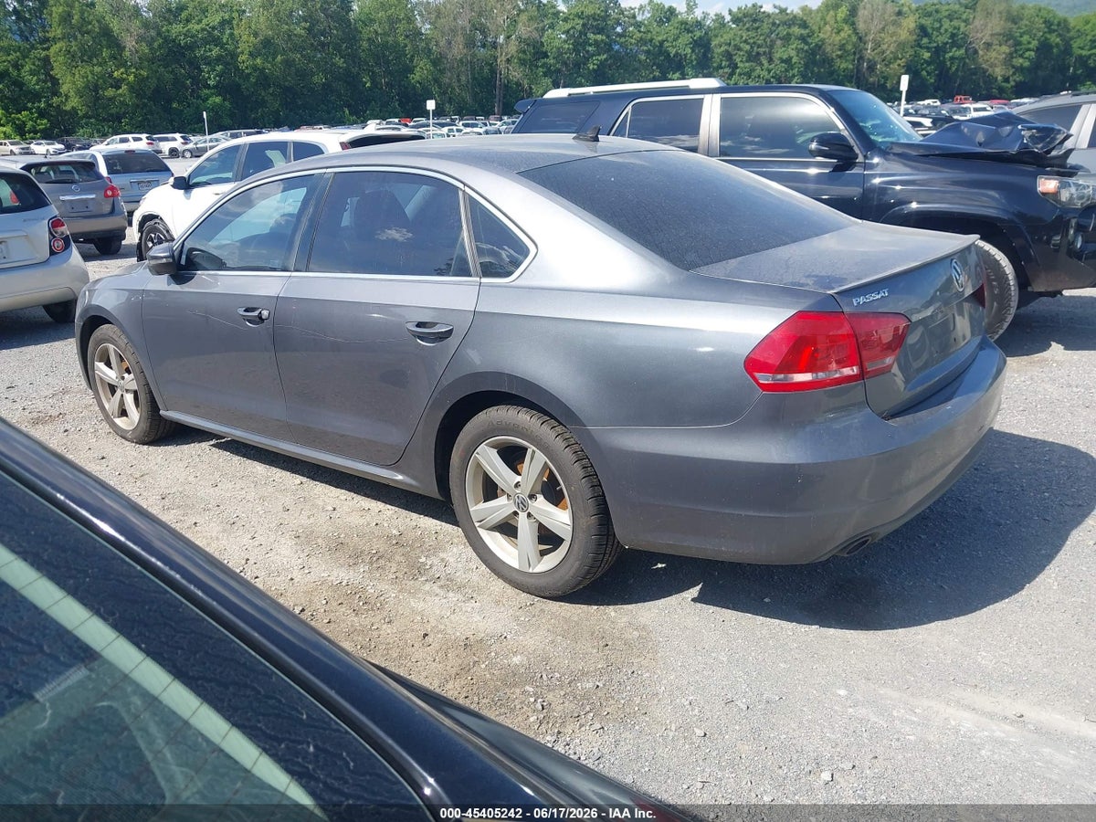 2012 VOLKSWAGEN PASSAT 2.0L TDI SE — снимка 3