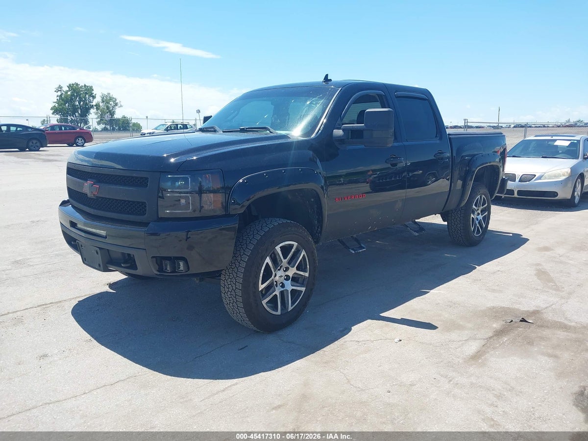 2010 CHEVROLET SILVERADO 1500 LTZ — снимка 2