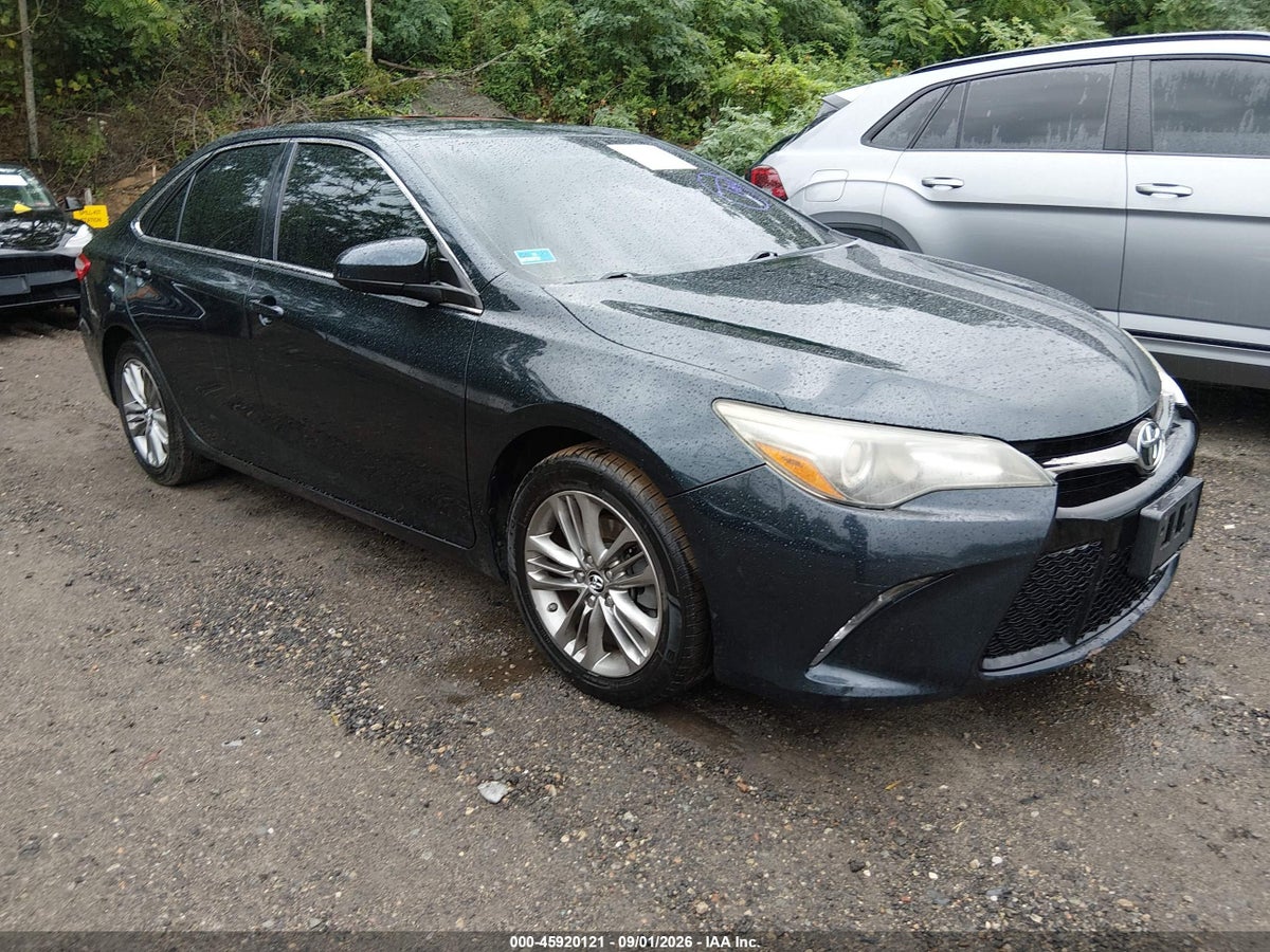 2015 TOYOTA CAMRY SE