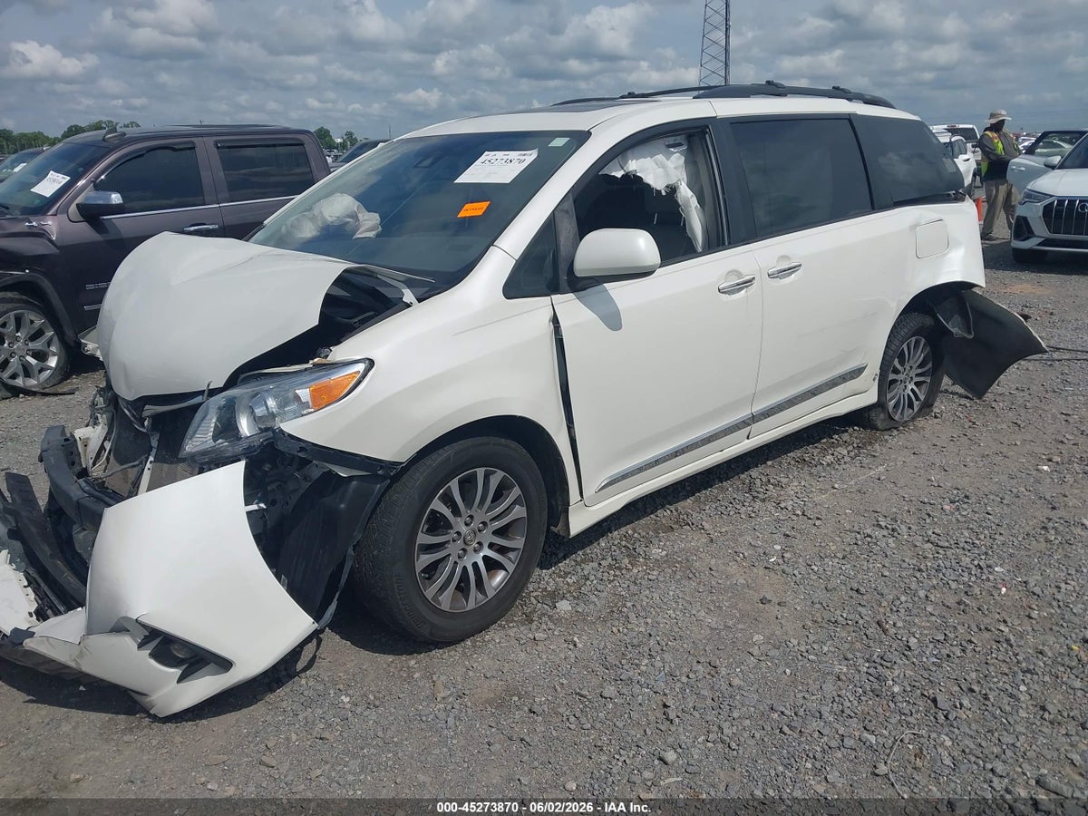 2019 TOYOTA SIENNA XLE 8 PASSENGER — снимка 2