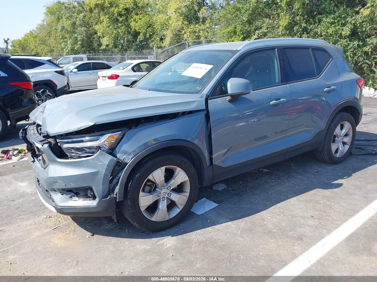 2022 VOLVO XC40 T5 MOMENTUM — снимка 2