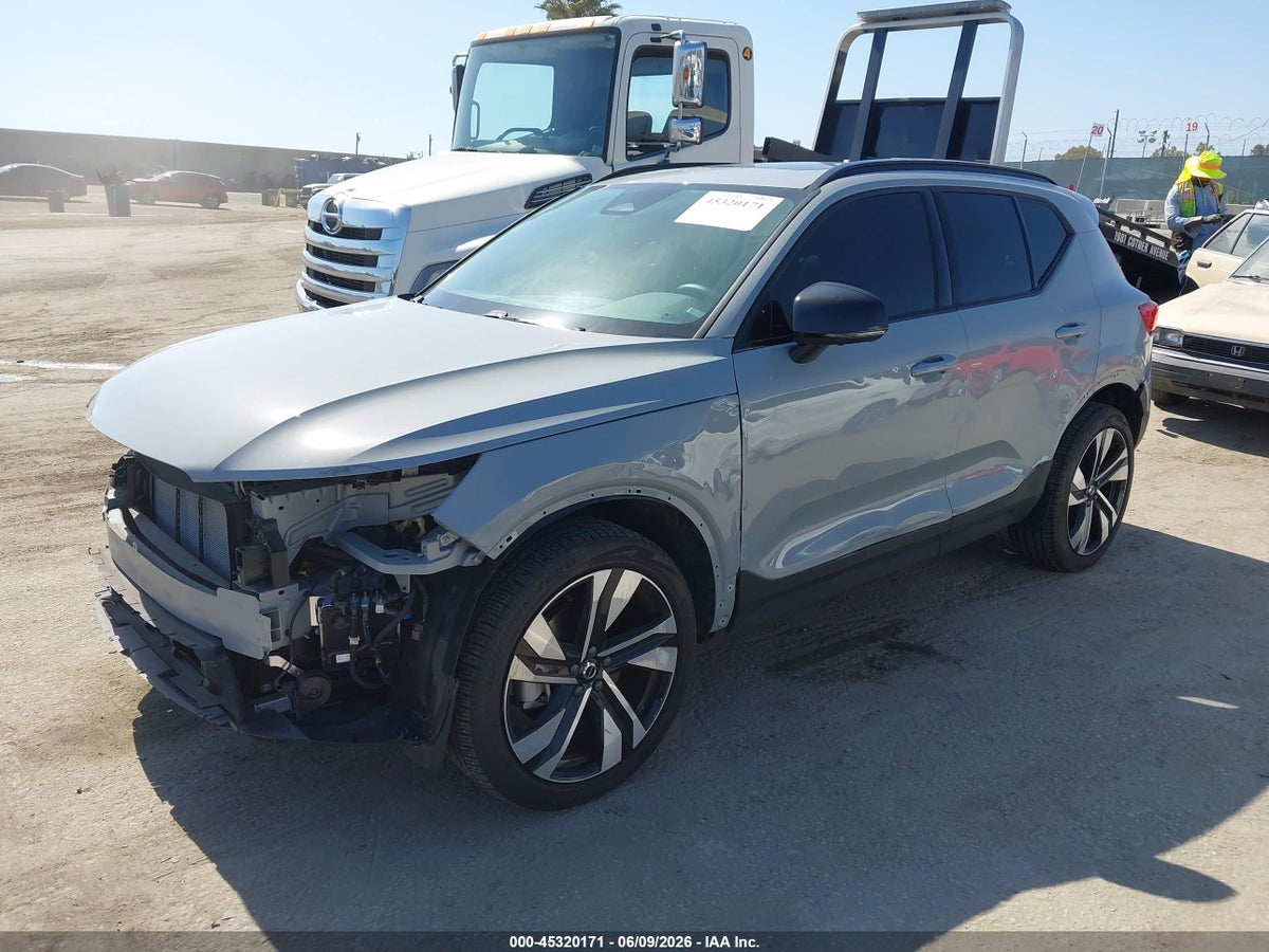 2024 VOLVO XC40 B5 ULTIMATE DARK THEME — снимка 2