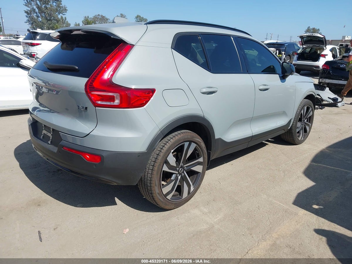 2024 VOLVO XC40 B5 ULTIMATE DARK THEME — снимка 4