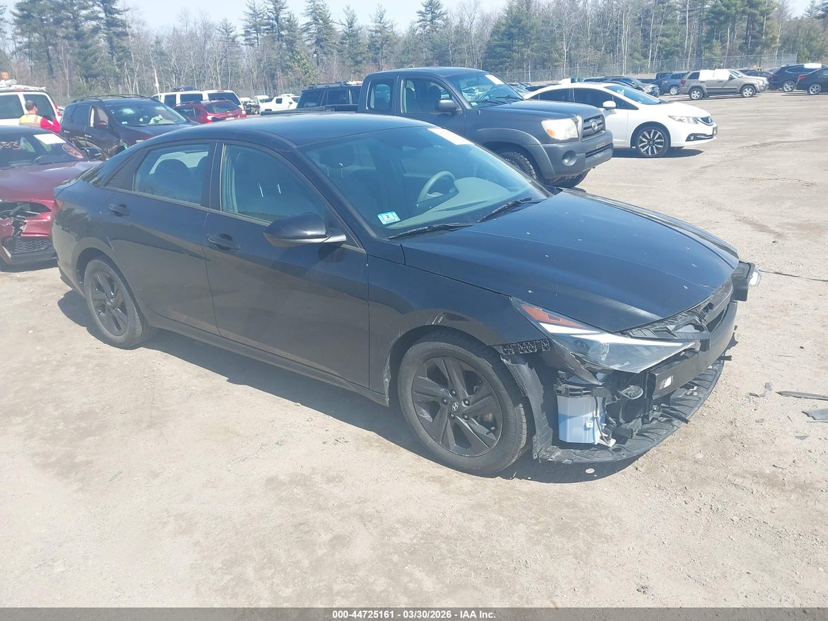 2022 HYUNDAI ELANTRA SEL