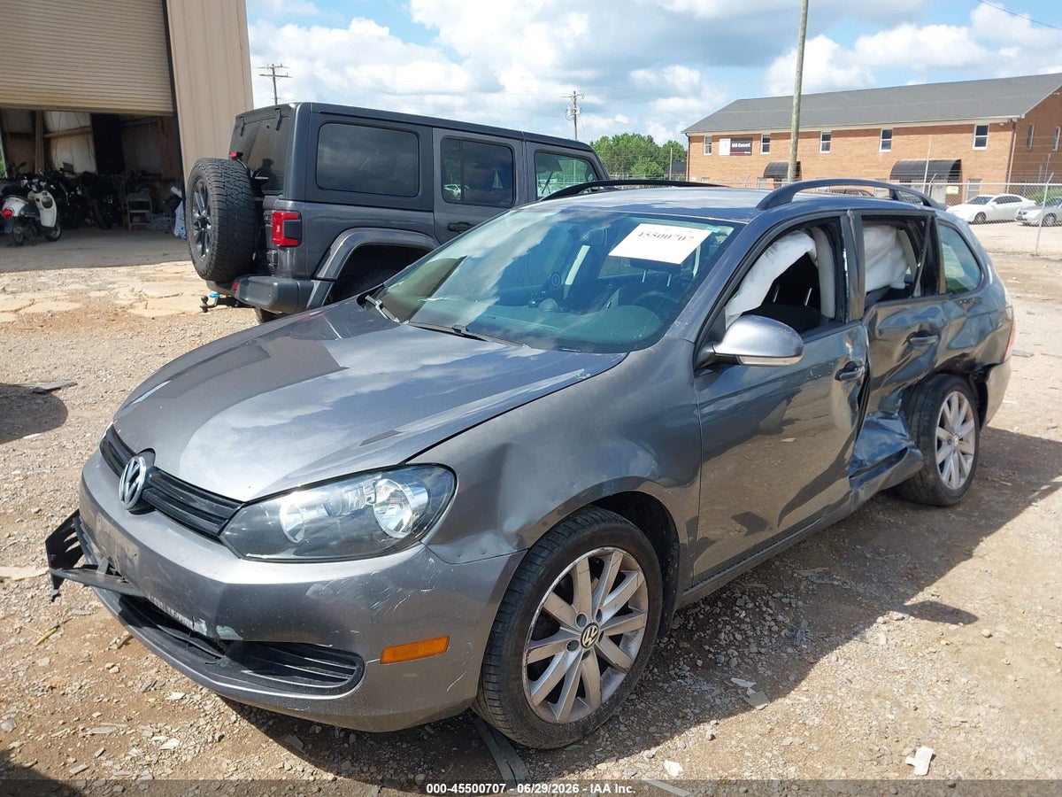 2013 VOLKSWAGEN JETTA SPORTWAGEN 2.5L S — снимка 2