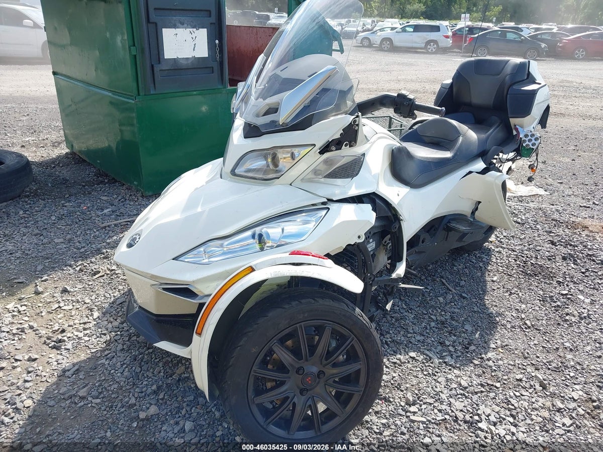 2015 CAN-AM SPYDER ROADSTER RT/RT-S/S SERIES/LTD — photo 2