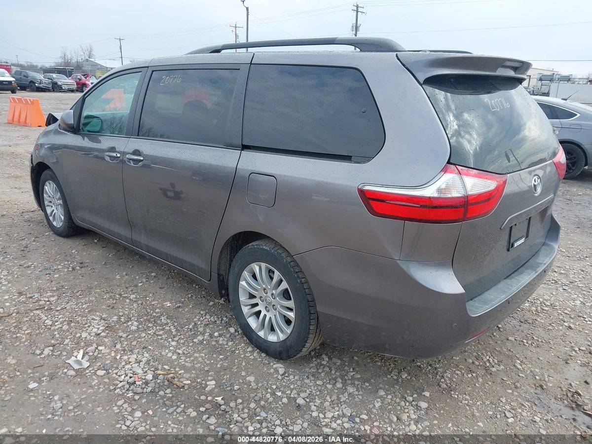 2017 TOYOTA SIENNA XLE 8 PASSENGER — снимка 3